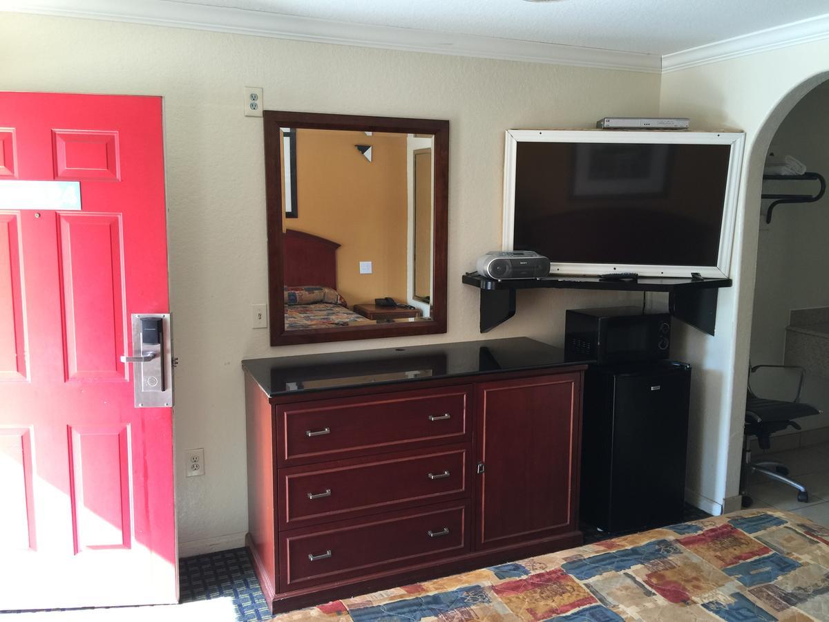 Regency Inn And Suites Houston Esterno foto